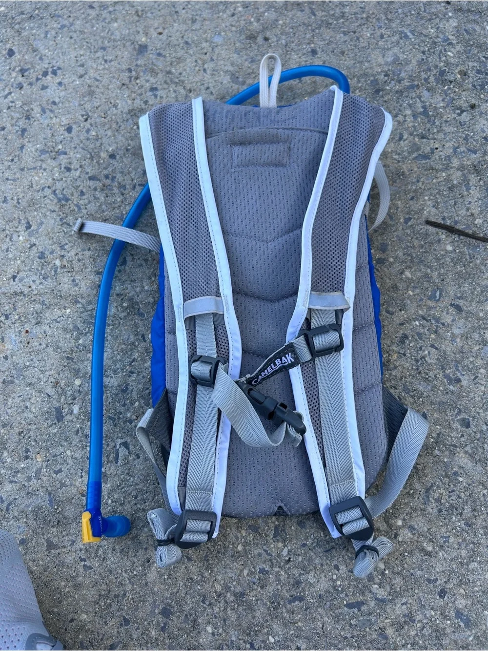 CamelBak Mini M.U.L.E Hydration Pack - Picture 2 of 5